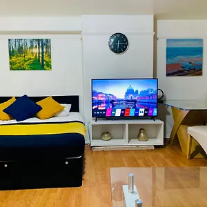Apartment Stratford 3 Bedrooms House, Separate Reception, Close To Abba, Westfield, Olympic Stadium
